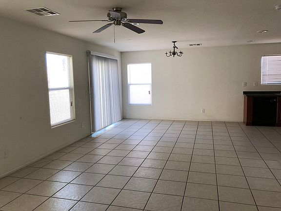 3rd image of 572 Beckton Park Ave