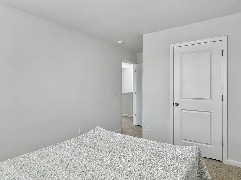 298 Watersglen Dr — Photo 17
