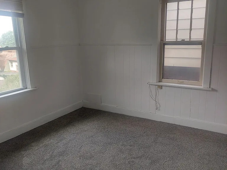 2128 Columbia Ave — Photo 6