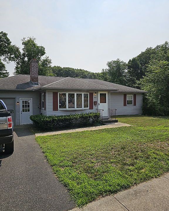 1st image of 409 Irene St