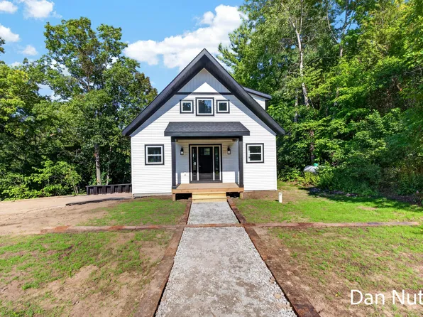 12466 S Maple Island Rd, Twin Lake, MI 49457