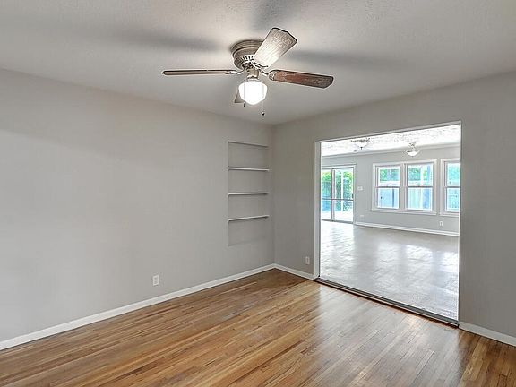 5th image of 725 John Lee St