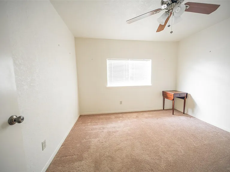 13927 Lynnwood Ln — Photo 7