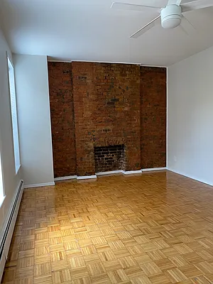 Rented by Heights Realty Advisors | media 7