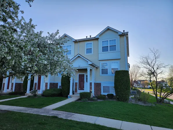 601 Holiday Ln, Hainesville, IL 60073