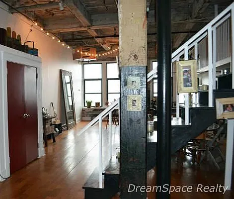 Rented by Dream Space Realty | media 13