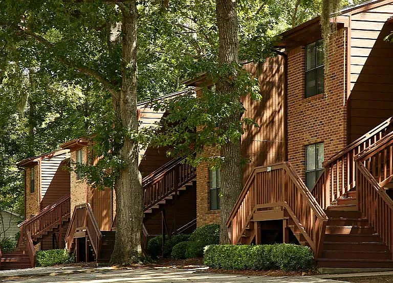 Castle Apartments — Photo 15