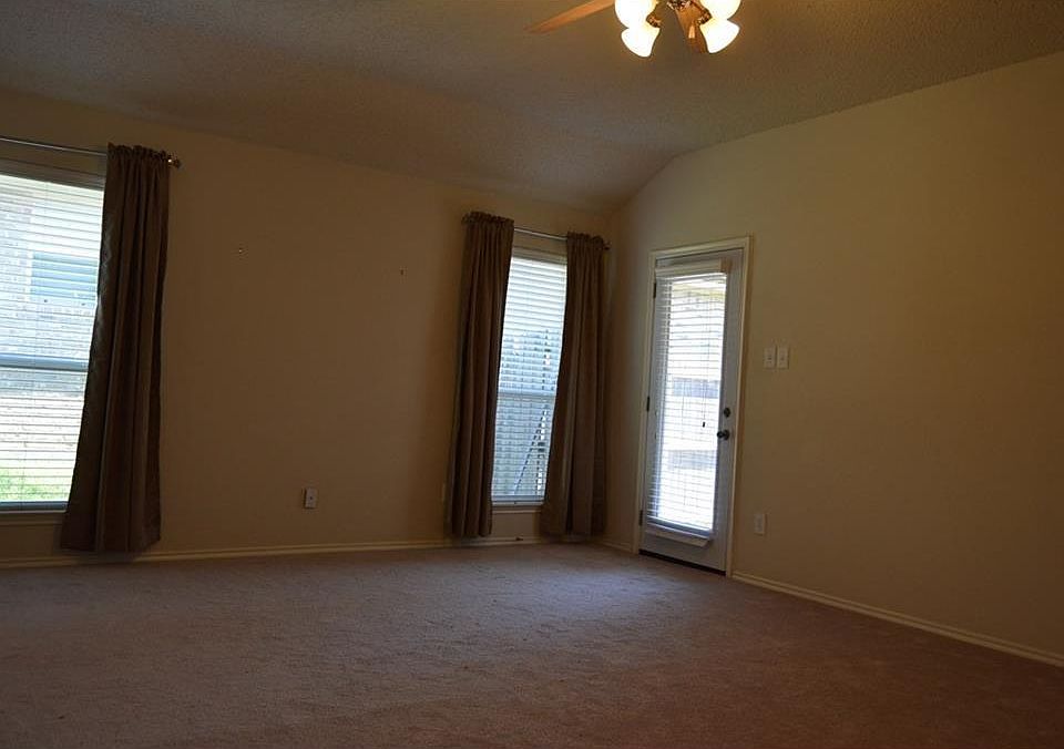 1st image of 1429 Reiger Dr
