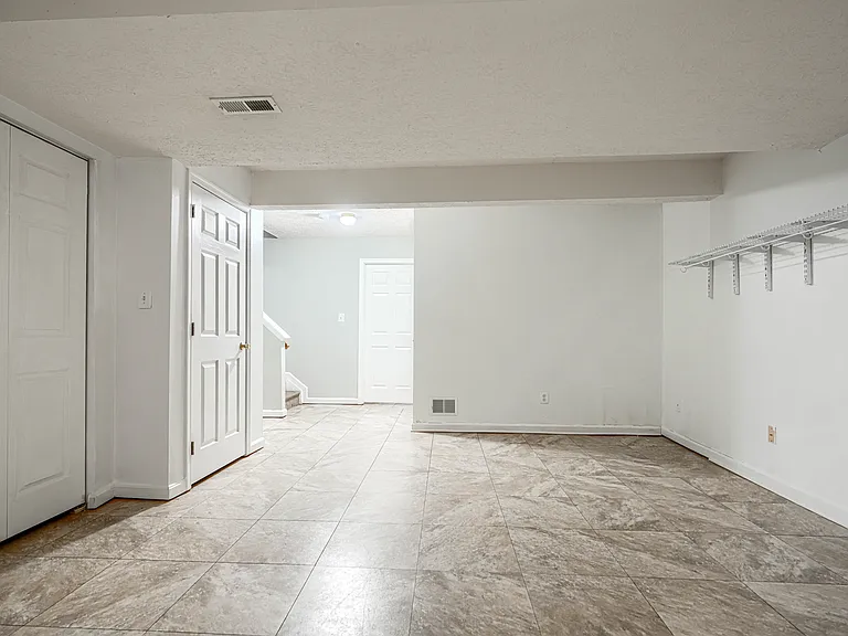 5035 Bridgeford Cir — Photo 13