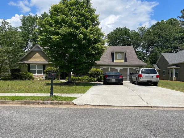 382 Castle Top Ln, Lawrenceville, GA 30045