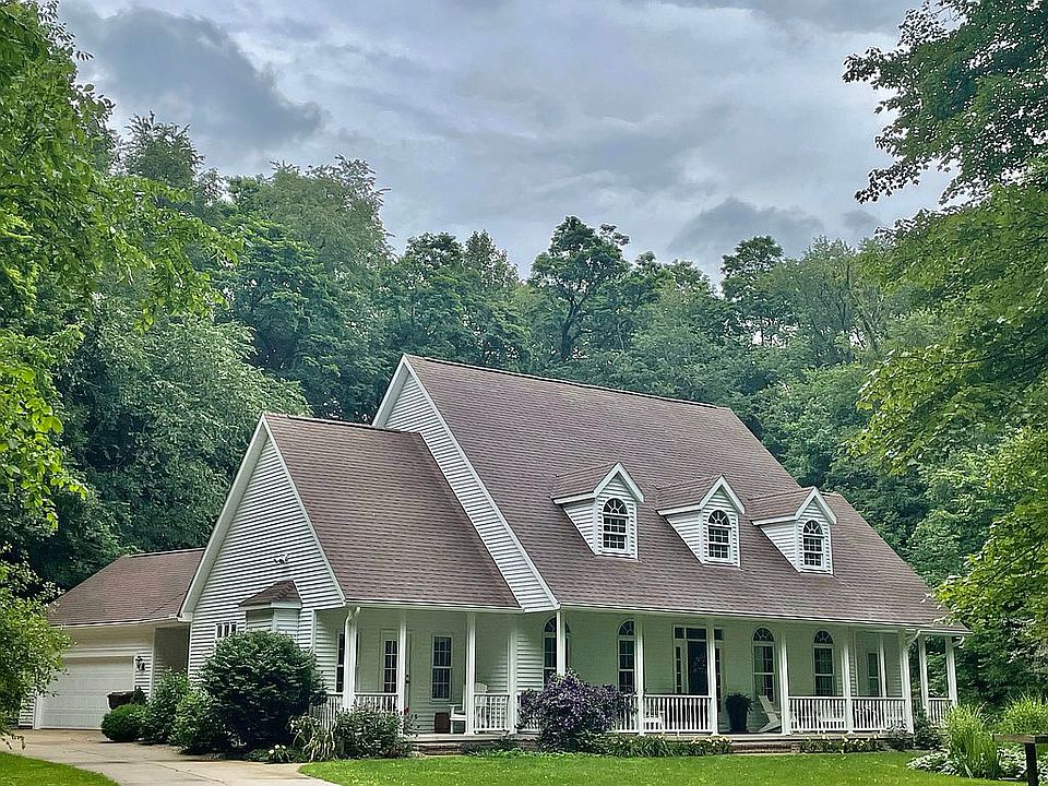 2nd image of 1905 Stine Rd