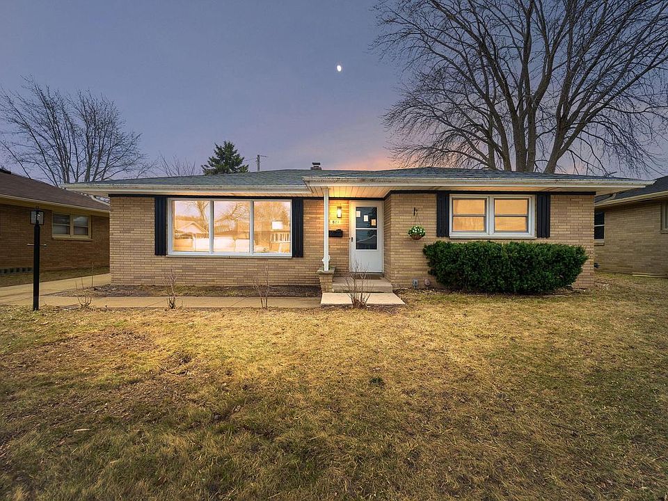 1st image of 821 Saxony DRIVE