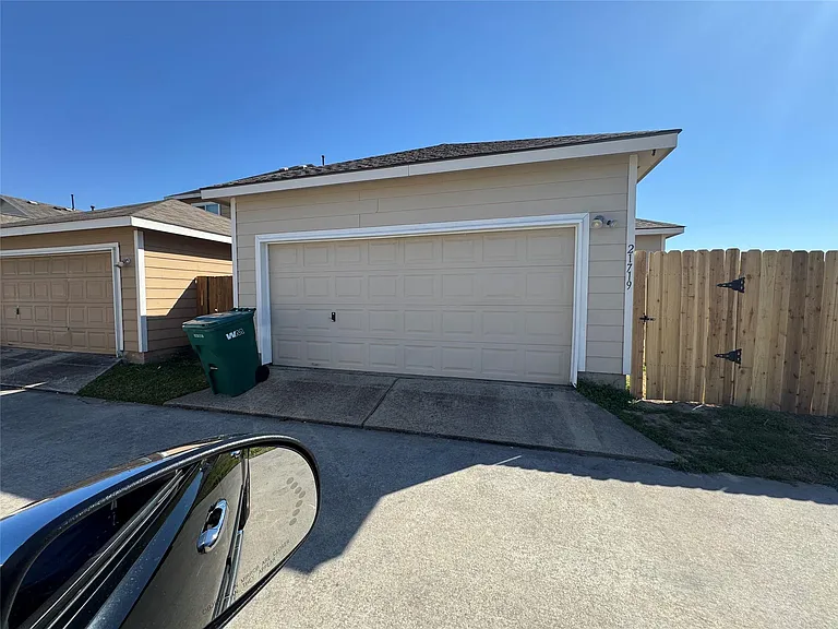 21719 Mossy Field Ln — Photo 36
