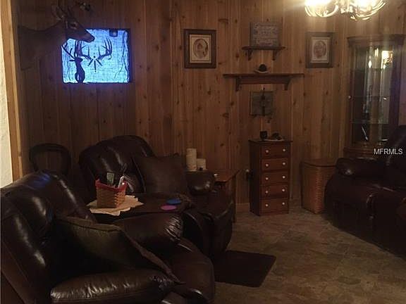 3rd image of 110 Grove Dr