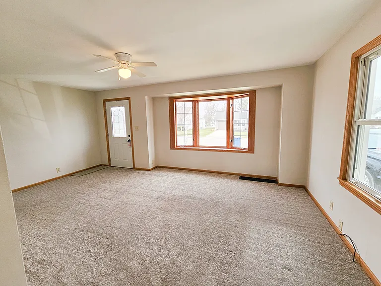 133 Concord Ave — Photo 3