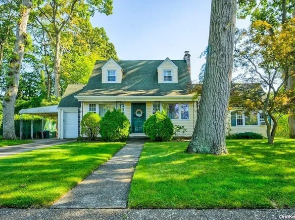 132 Jefferson Street, Merrick, NY 11566
