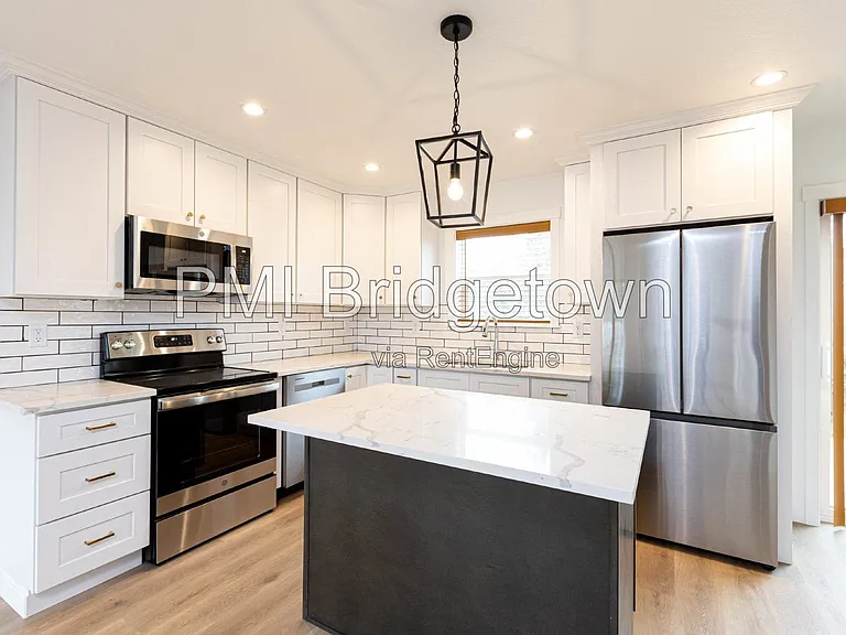 6308 SE Duke St — Photo 1