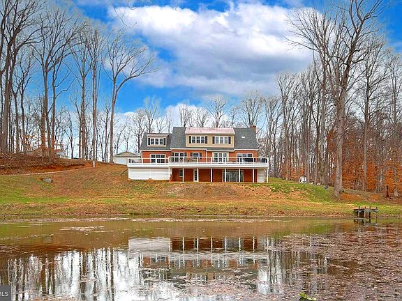 3rd image of 8276 Broad Neck Rd