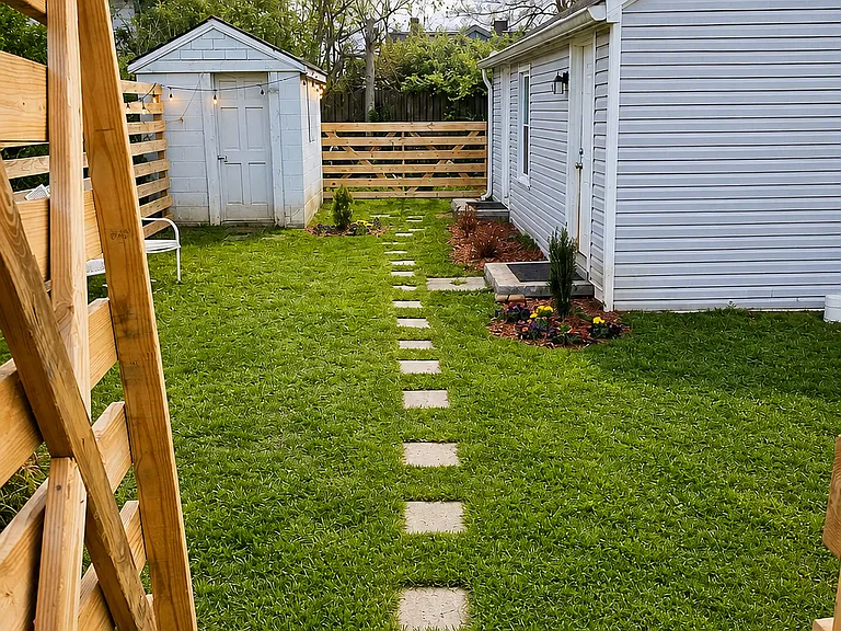 112 Lucile St — Photo 3