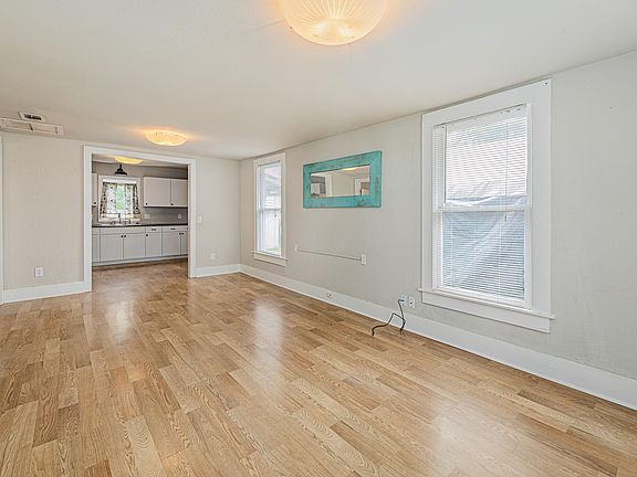 3rd image of 322 Blanco St