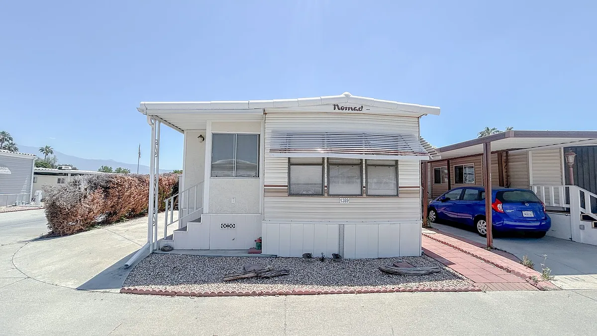 Building Photo - 1389 Sierra Dr