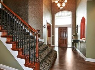 1601 SW Hedgewood Ln, Lees Summit, MO 64081