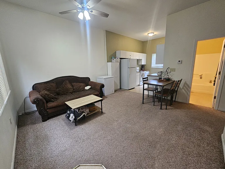 618 Thurston St #B — Photo 2