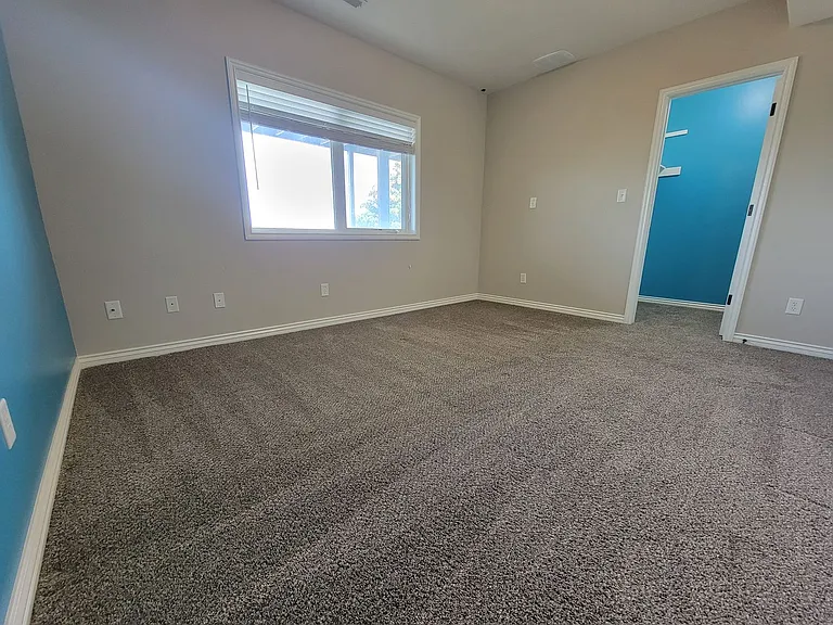 5204 E 65 S — Photo 23