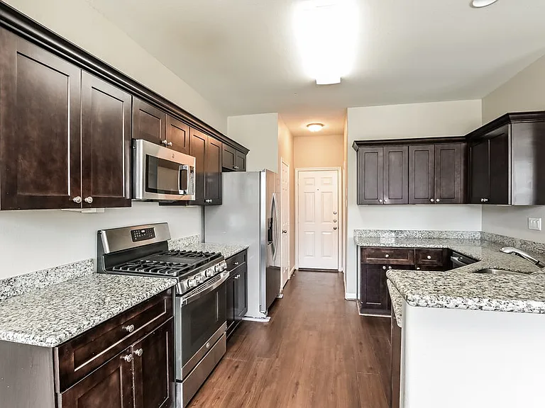 2622 Mesquite Ridge Dr — Photo 8