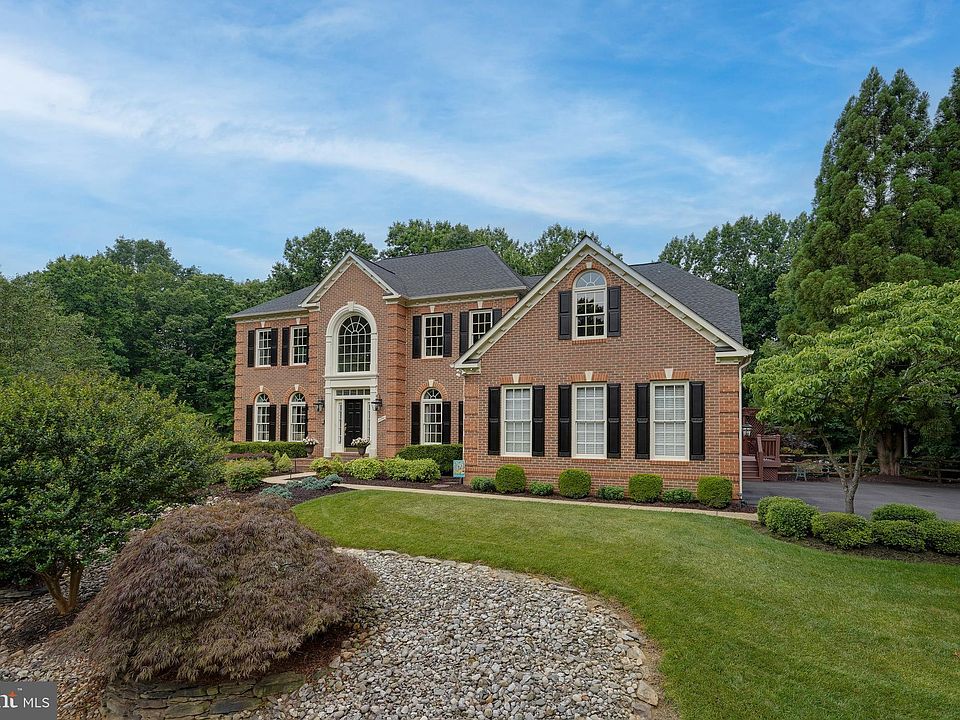 13751 Balmoral Greens Ave, Clifton, VA 20124 Zillow