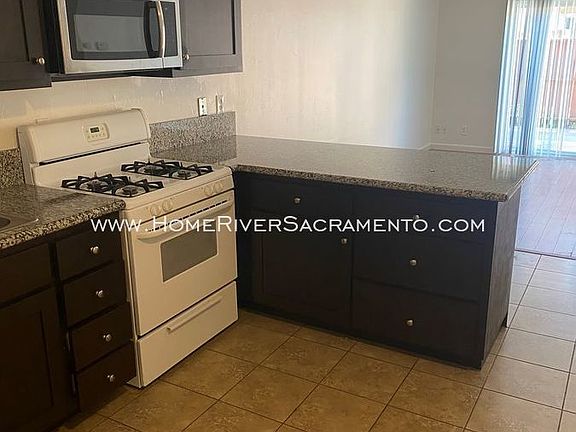 4th image of 1116 Evelyn Ln