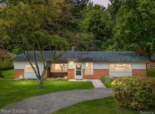 38017 Elmite St, Harrison Township, MI