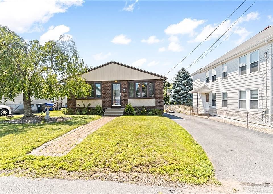 1st image of 16 Penrose St
