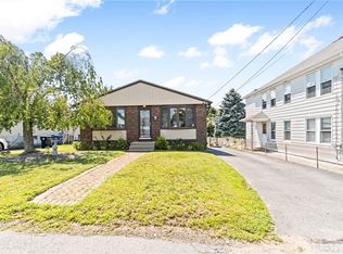 16 Penrose St, North Providence, RI 02911