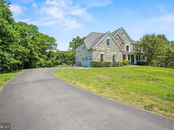 4th image of 7017 Cypress Hill Dr