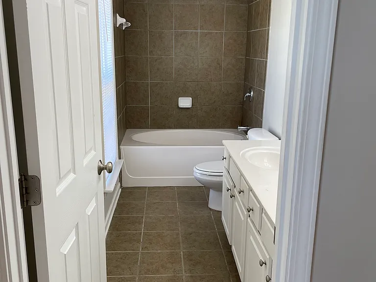 3235 Saville St SW — Photo 33
