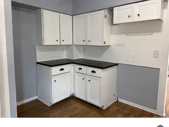 5th image of 746 Spencer St