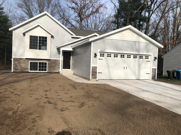 8547 Cochise Dr, Howard City, MI 49329