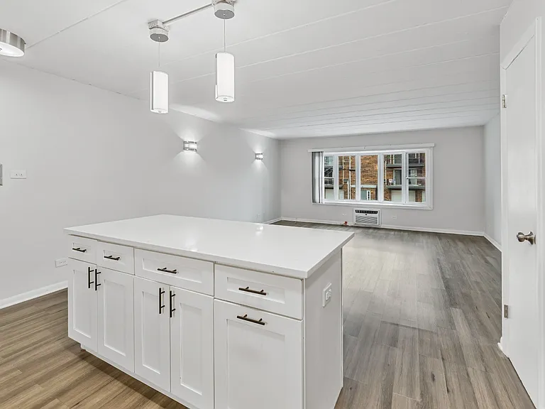 30 S Spring Ave #105 — Photo 7