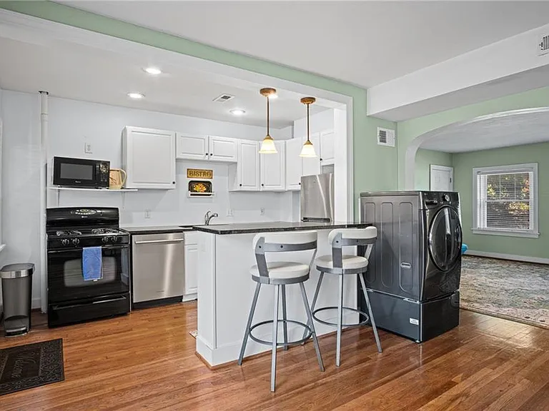 212 Emanuel Cleaver Blvd #2W — Photo 3
