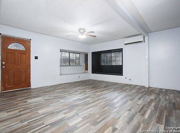 4th image of 322 IKE ST