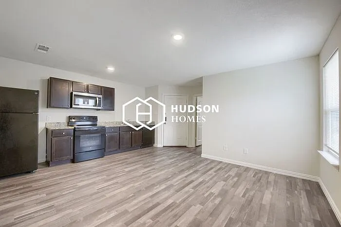 5910 Wilkes Dr — Photo 5