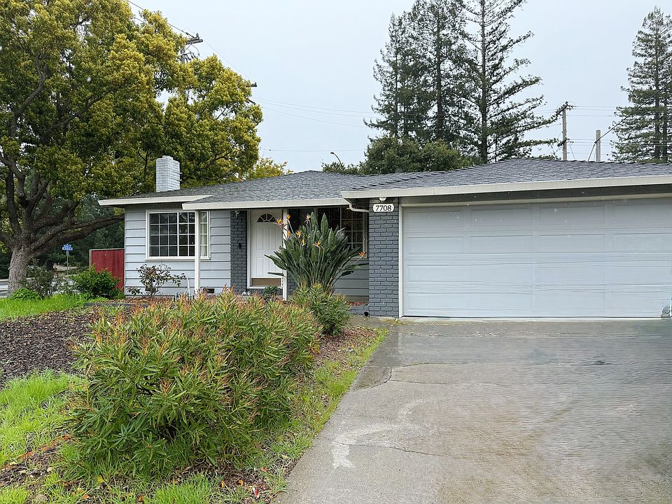 1st image of 7708 Carriage Cir