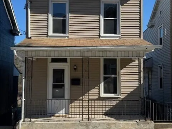 1227 Pulaski Ave, Coal Township, PA 17866