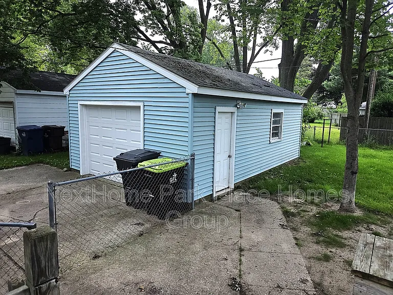2908 Dartmouth Dr — Photo 9