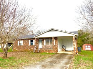 102 Lowell Cir, Fayetteville, TN 37334