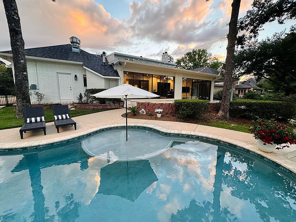 1st image of 11135 Heritage Oaks Cir