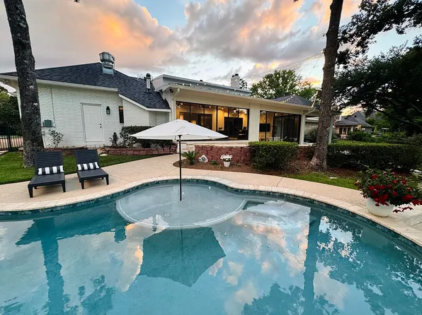 11135 Heritage Oaks Cir, Shreveport, LA 71106