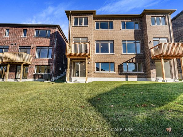 52 Bearberry Rd, Springwater, ON L9X 2E1