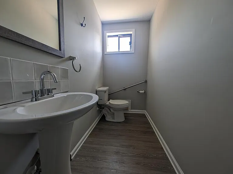 610 S Market St — Photo 11